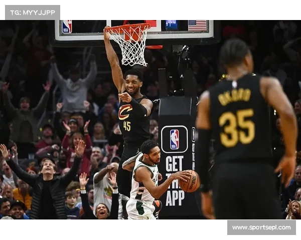 密尔沃基雄鹿主场大胜芝加哥公牛，缺少扬尼斯阿德托昆博下的团队表现